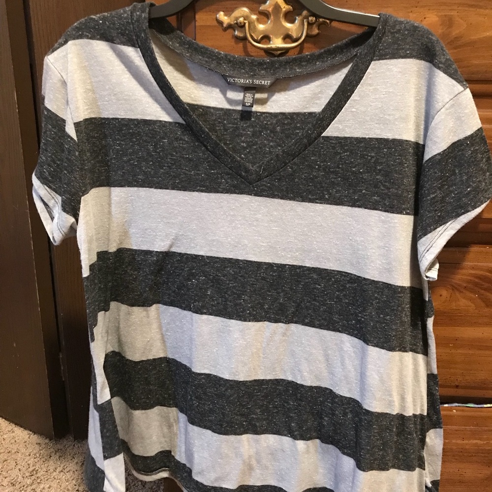 VS shirt